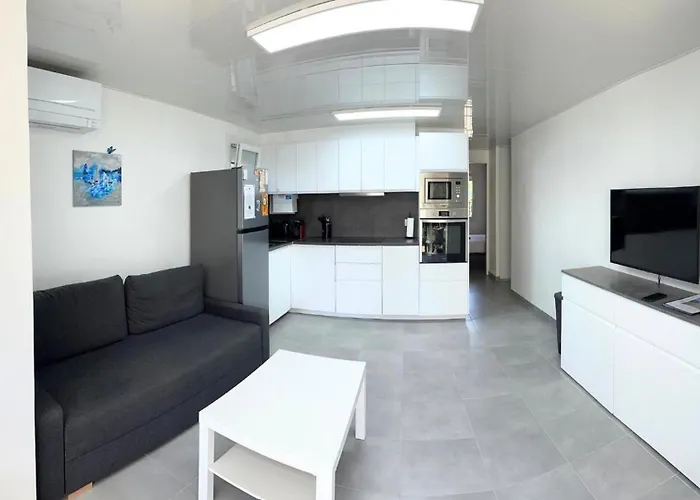 - Terrasses De La Апартаменты Агд